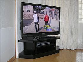 TV{[h